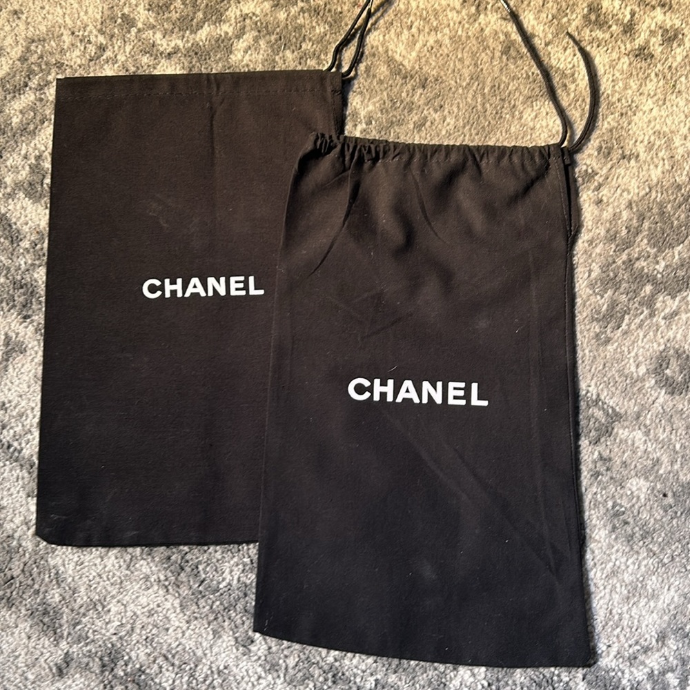 Chanel Shoe Box and 2 Shoe Dust Bags - Picture 2 of 4